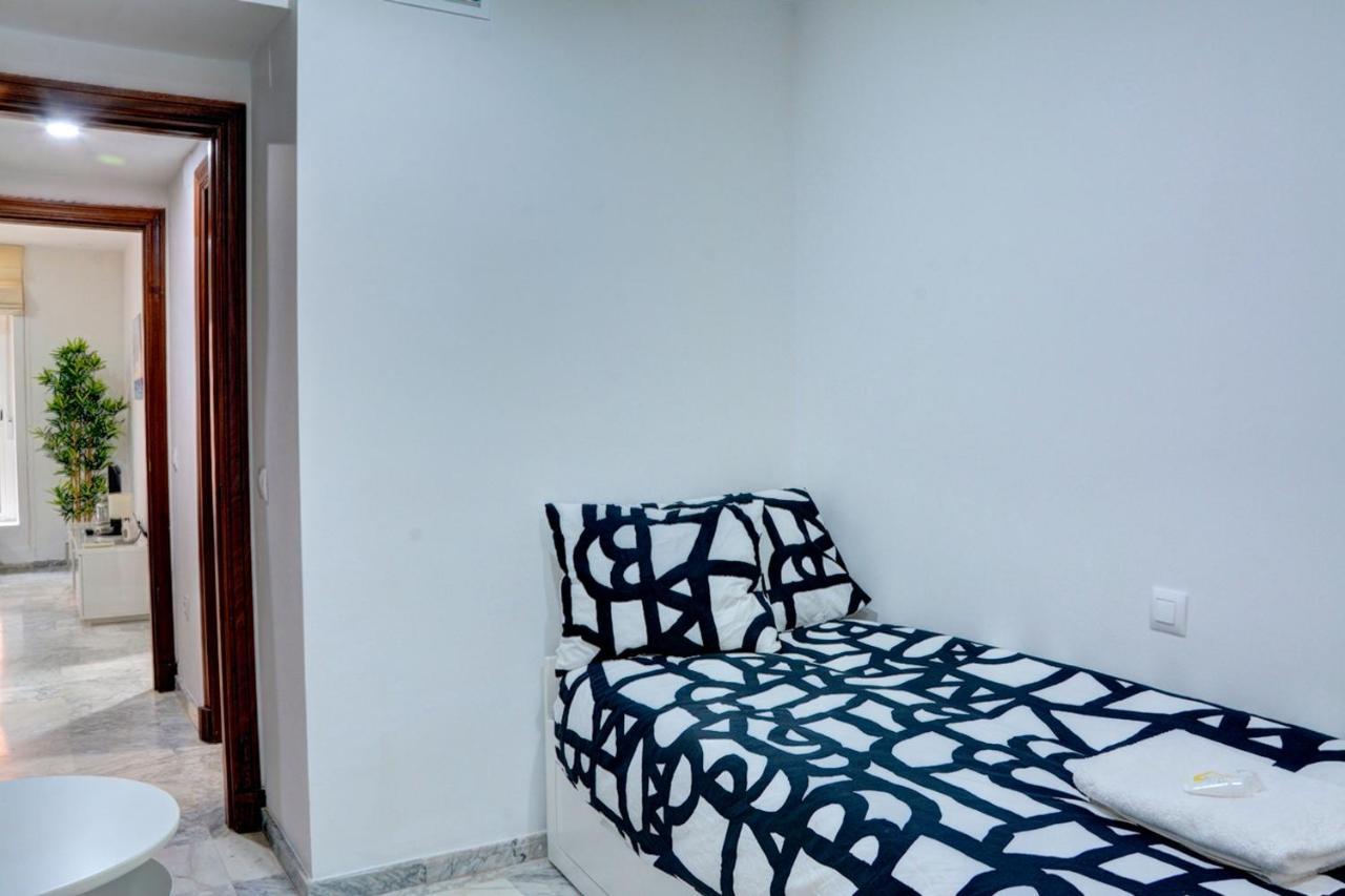 Residencial Torres Apartment Seville Exterior photo